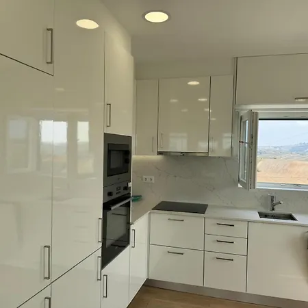 House Near 에리세이라